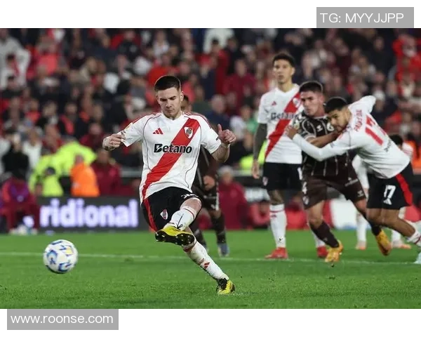 阿根廷足球天才西蒙尼：从球场英雄到战术大师的传奇历程